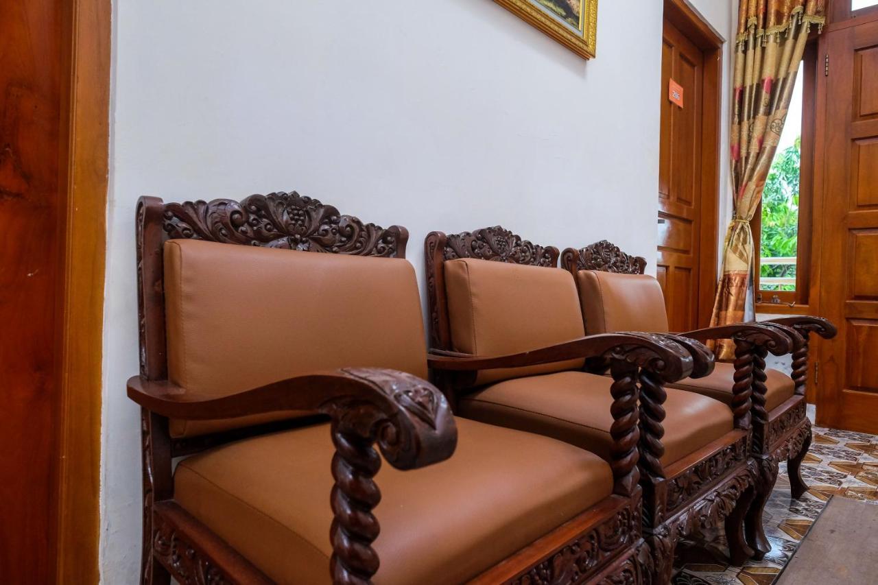 Reddoorz Syariah @ Griya Thamrin Manahan Solo 外观 照片