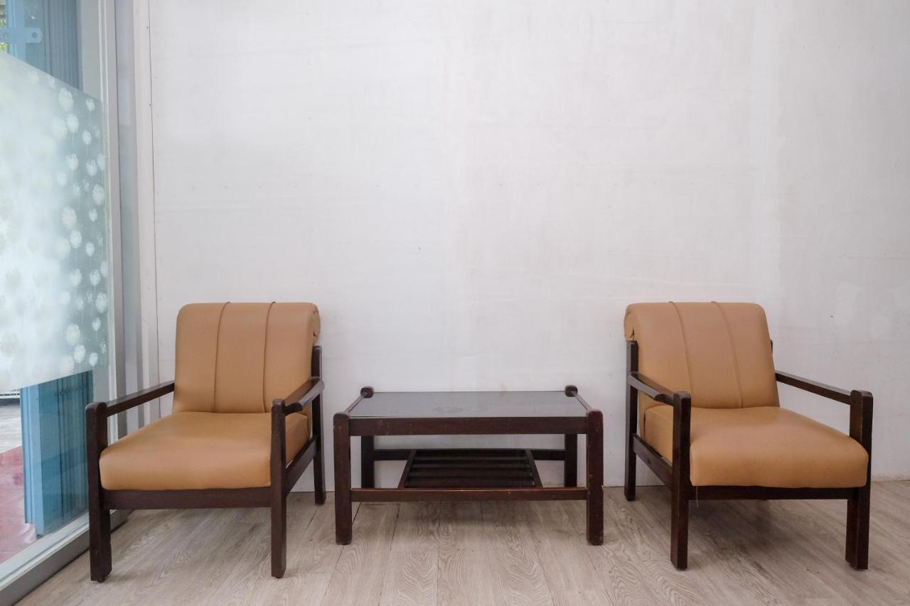 Reddoorz Syariah @ Griya Thamrin Manahan Solo 外观 照片