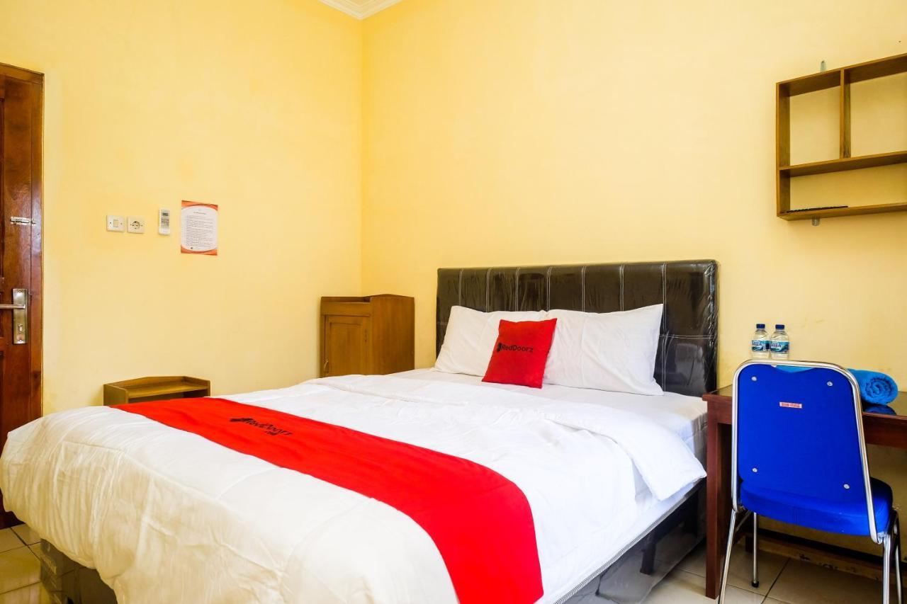 Reddoorz Syariah @ Griya Thamrin Manahan Solo 外观 照片